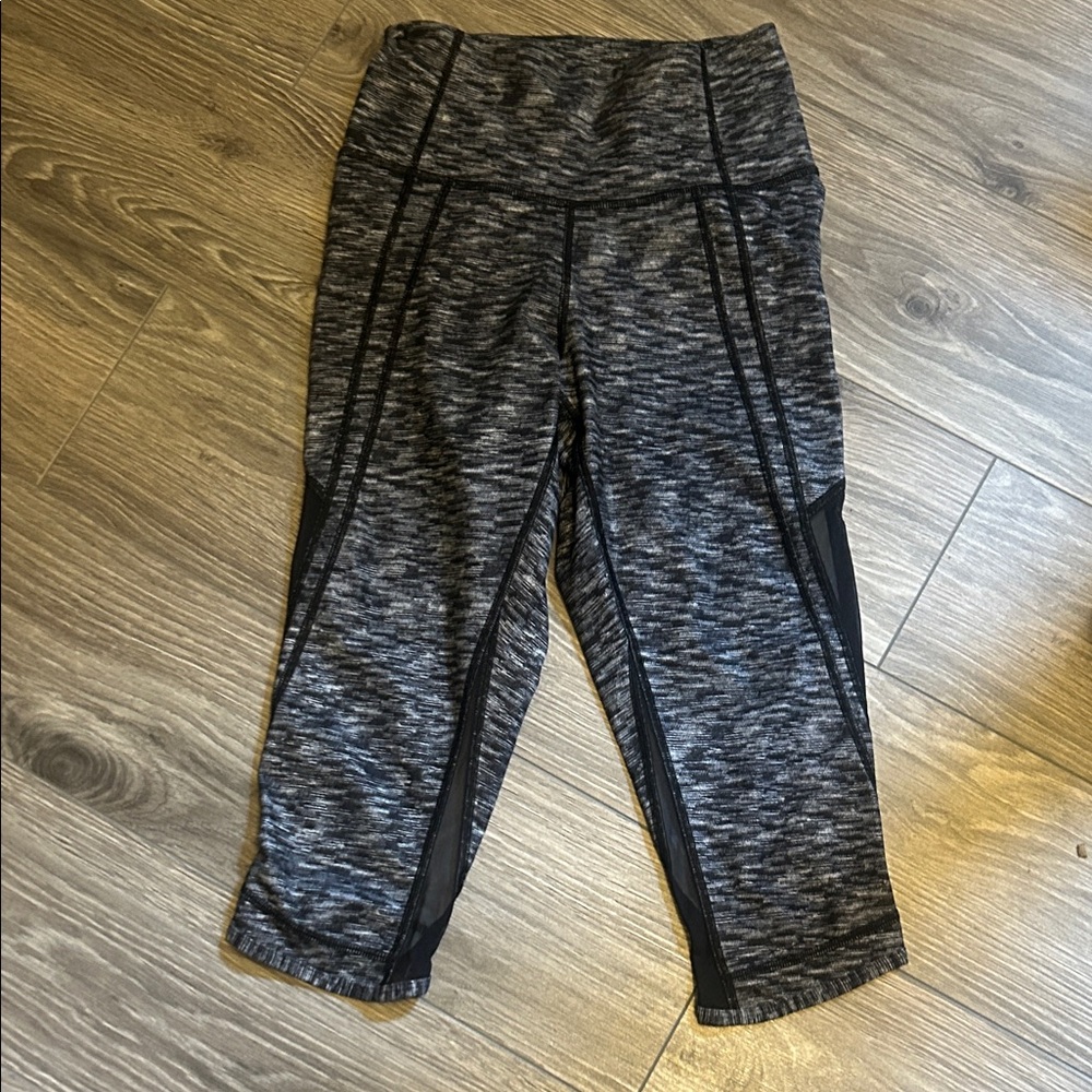 lululemon athletica Gray Patterned Capris